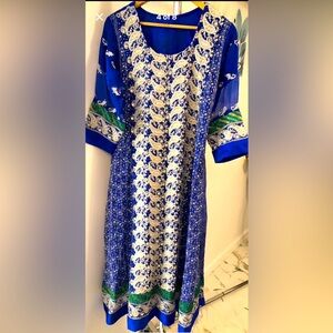Pakistani Embroidered Two piece A line Kameez and dupatta dress Size large.